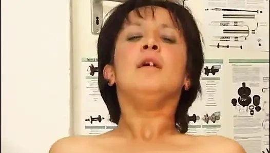 Petite milf huge hairy pussy fucking