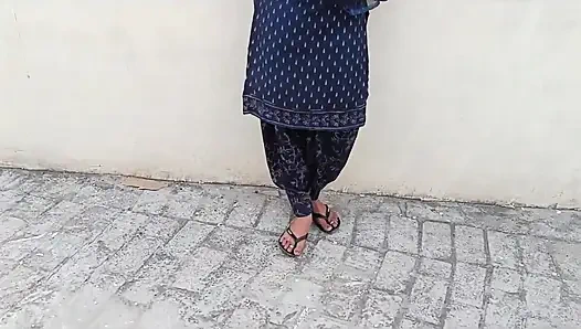 Hintli desi köylü kadın net Hintçe ses kaydıyla sikiliyor