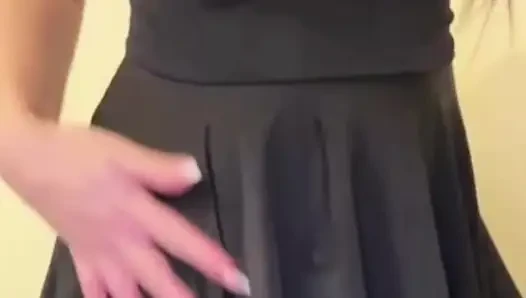Ibu tiri toket besar lagi asik masturbasi memeknya dan nyepong dua kontol