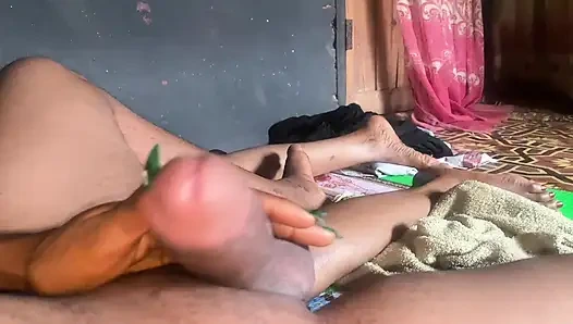 My boss wife secretly rubbed my dick