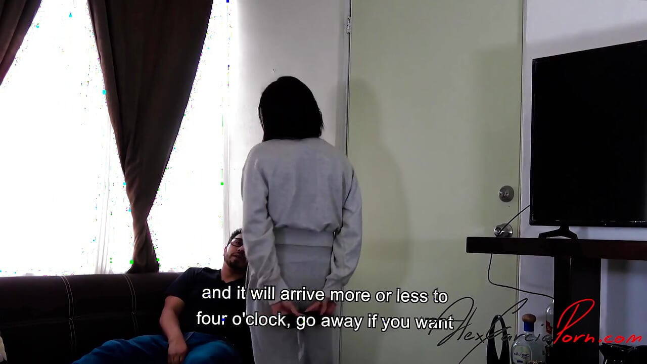 איך שכנעתי את השכנה הקטנה שלי לקיים איתי יחסי מין - פורנו ספרדי