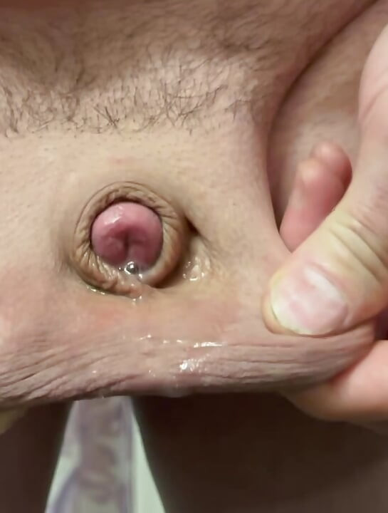 Precum micro penis