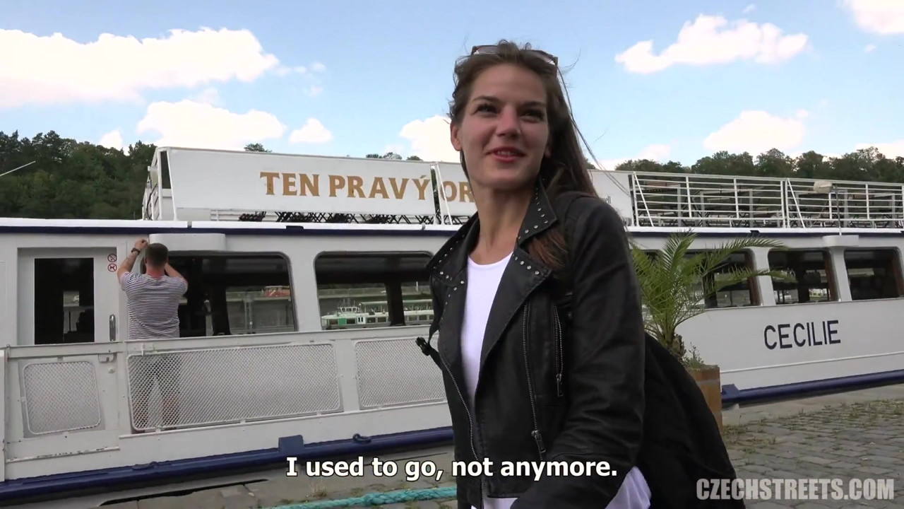 チェコの街 - 史上最もシャイな女の子