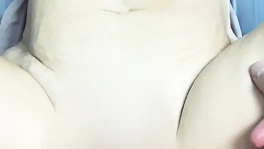 DP mit fickmaschine - er kam auf mich, fügte seinen schwanz zu allen meinen löchern hinzu, verschwommene vorschau
