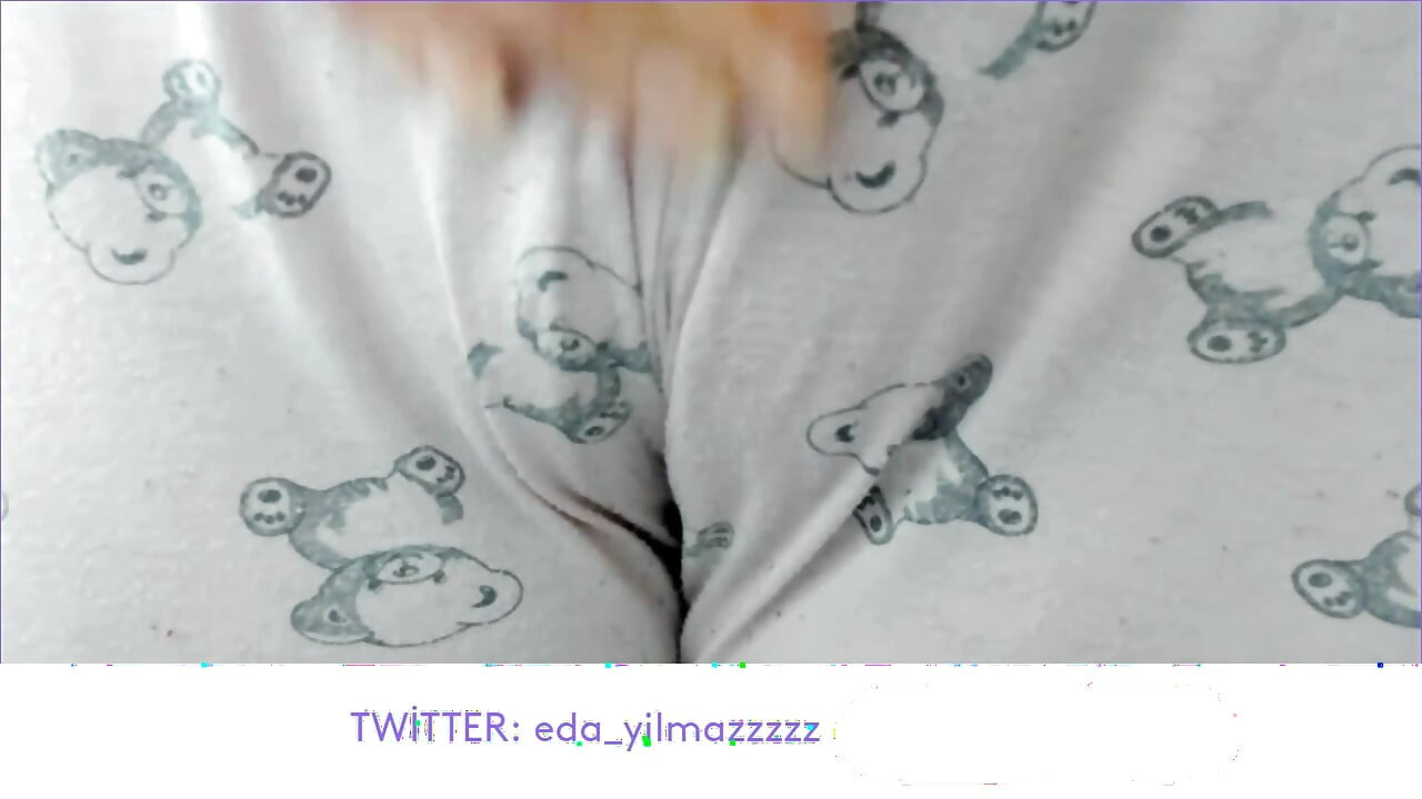 MASTURBATE WITH PAJAMAS- RUBBING PUSSY WITH PAJAMAS- CAMELTOE