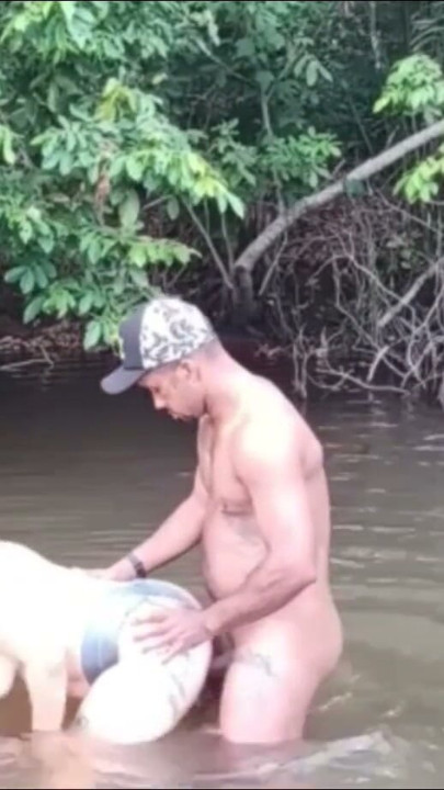 Valentine's casl bathing in dam on farm | Clip 2