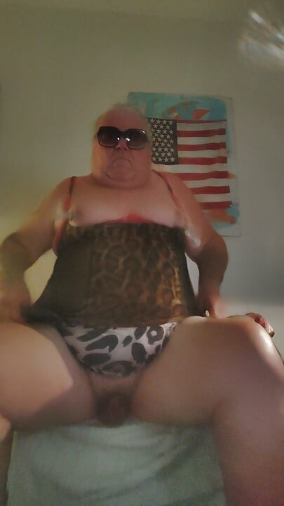 2026 SEXY GANGSTAZZ MASTURBATING, WATCHING A PORN,, FAT BELLY BIG ASS SMALL COCK REAL TITS