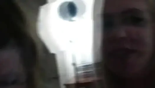 Britney ve Nadia'nın oral seansı