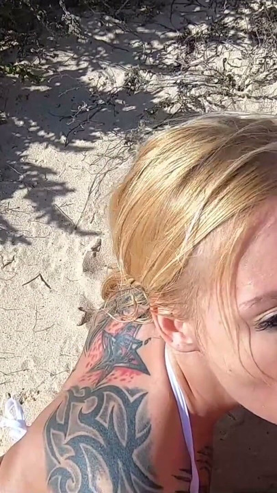 POV-BLOWJOB OUTDOOR HOLIDAY CUM SWALLOW | Clip 1