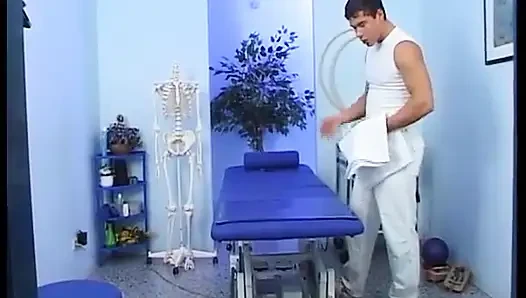 Almanya'dan çarpıcı orta yaşlı seksi kadın yarağını memnun etmek için burada
