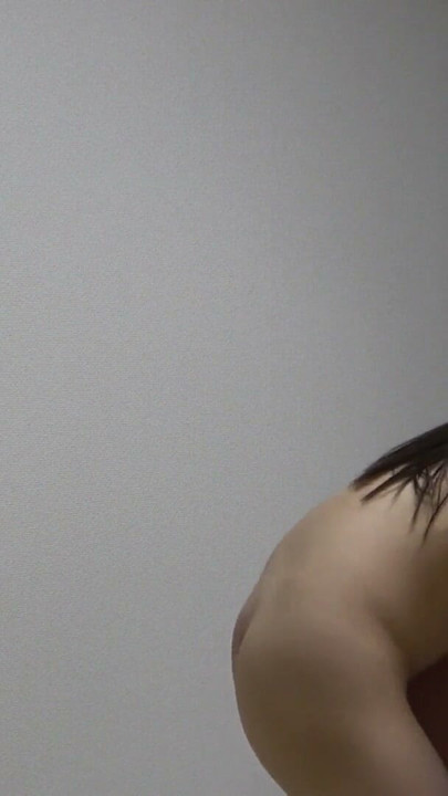 Himeno Amasaki takes off her lingerie and changes into a micro bikini | Clip 1