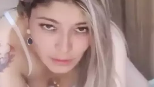 How rich she makes a bitch face when she has it inside her ass