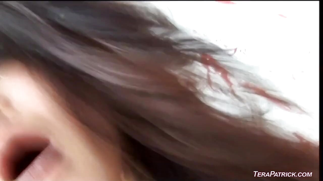 Heiße asiatin lucy lee nimmt mit doppelpenetration ein hämmern in alle löcher