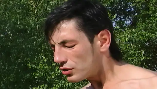 Блондинка-бомба Жадно Заглатывает Массивный Член