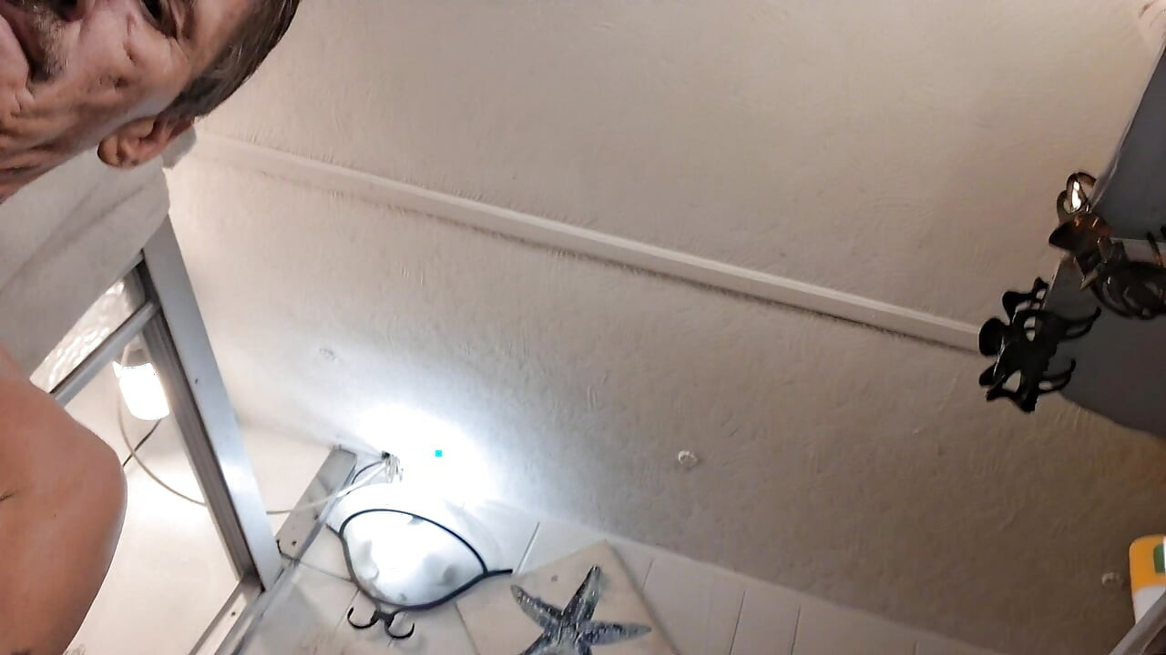 洗完澡后摩擦