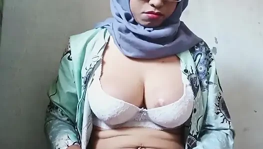 Hijab Shemale with Big Boobs Masturbating