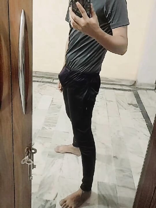 Desi lund khada hai