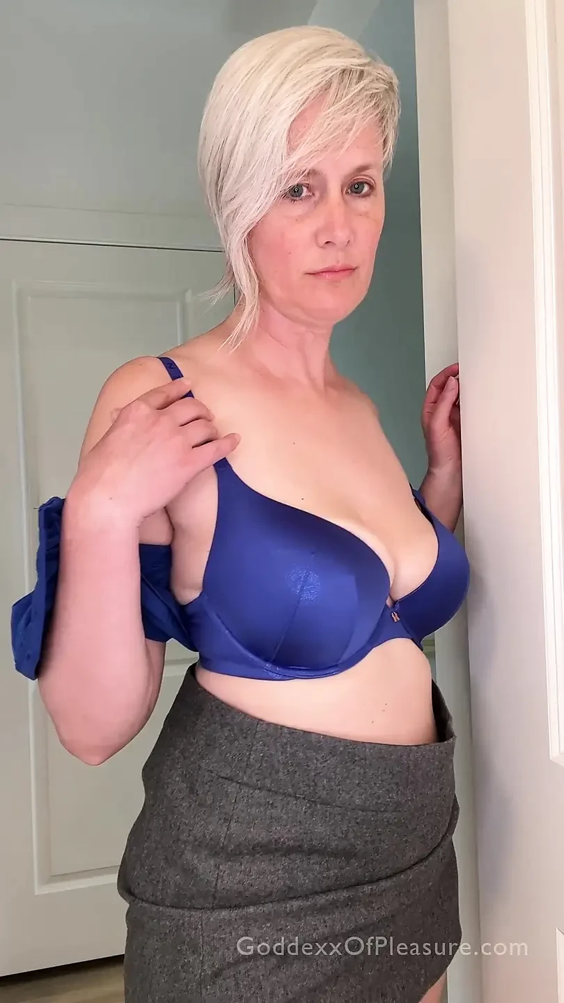 StepMommy Helps Clean My Room - JOI