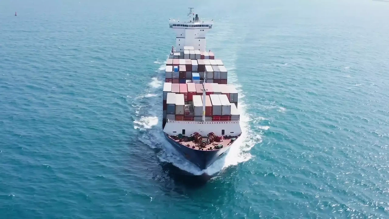 海风和秘密的交织，不满足的爱情！谁能理解独自在空房间里的孤独？