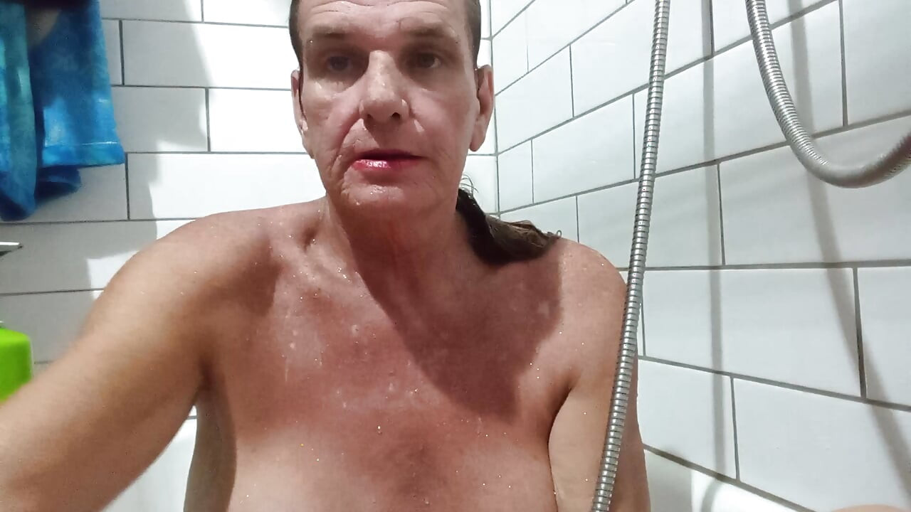 LizzyYum SD august 2026 bathing masturbation