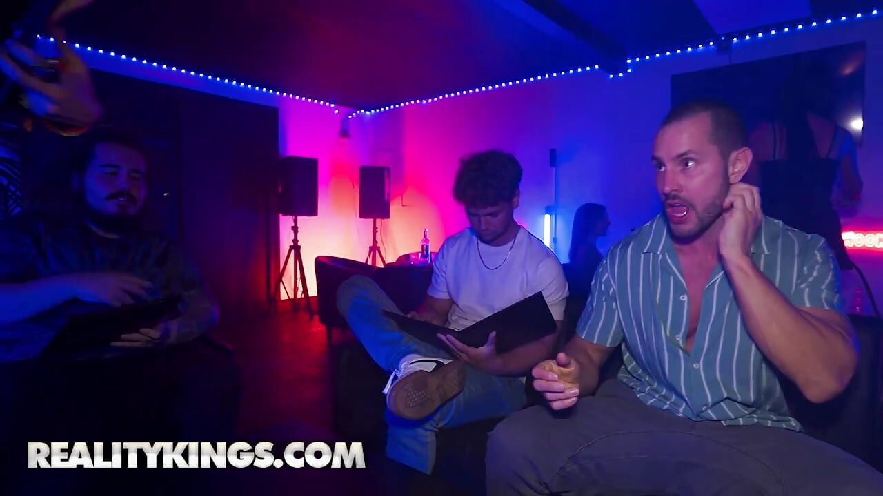 REALITY KINGS - Lucy Lotus Lets Duncan Fuck Her Hard Right In The Middle Of The Hookah Bar