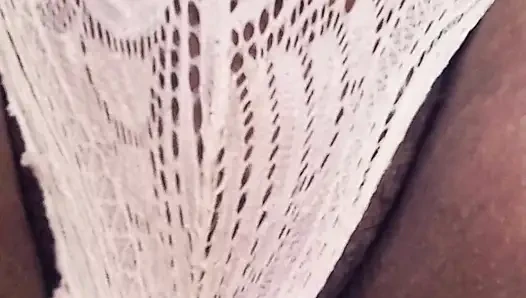 Yaramaz inançlı tek başına büyük amcığını ovuyor