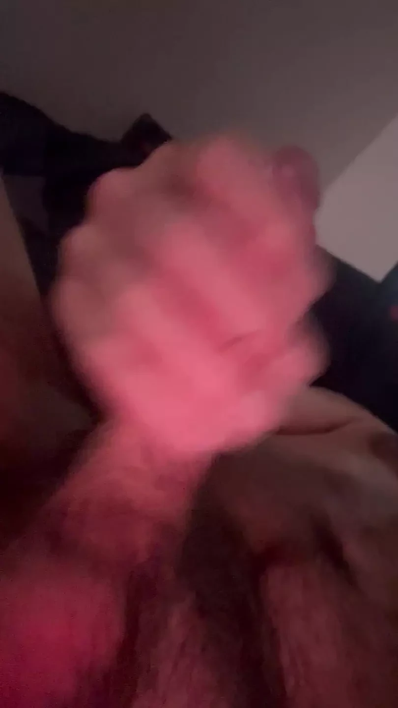 帮我让这个坚硬的大鸡巴爆炸
