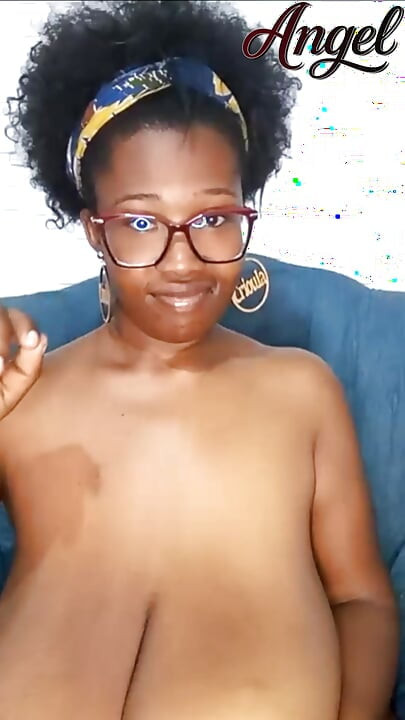 Просте пишне мастурбування і задоволення наодинці