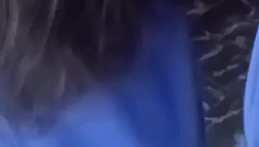 TARIK CELANA PENDEKKU, AKU INGIN MELAKUKANNYA DI SINI!!