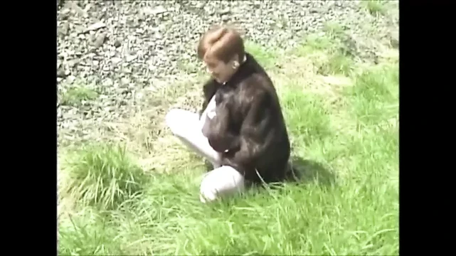 N.T.french girl pissing