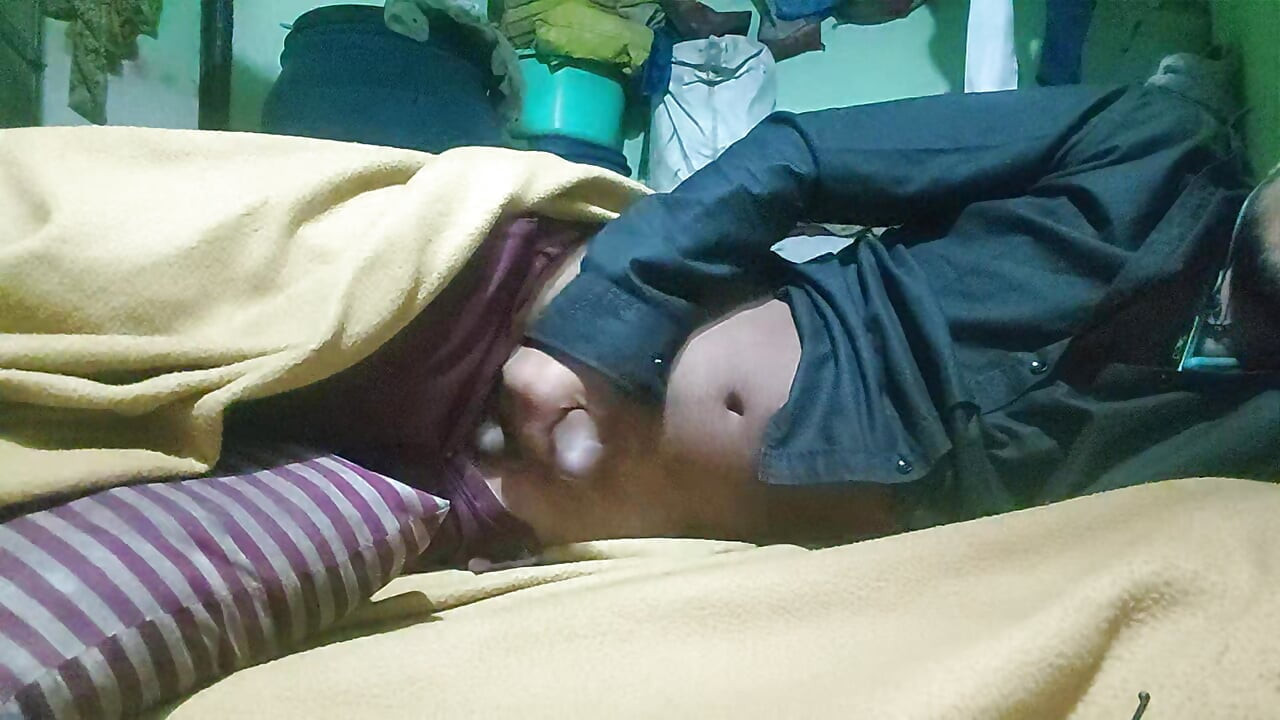 Garoto indiano Desi se masturbando gostoso #billax