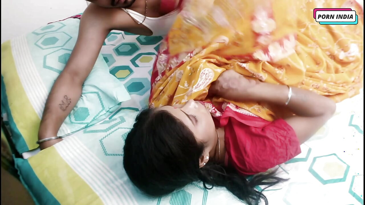 खूबसूरत हॉट लड़की अजनबी के साथ रोमांटिक सेक्स