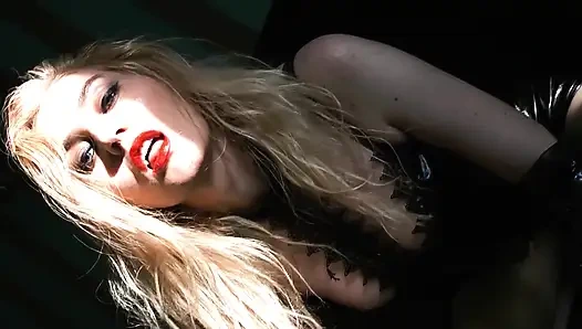 Обожаю укусы горячей крошки