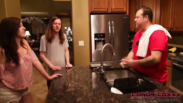 Getting in a Quick Fuck While Stepdad's Away