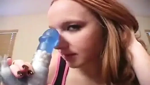 Meagan nasıl emmesi gerekenleri gösteriyor