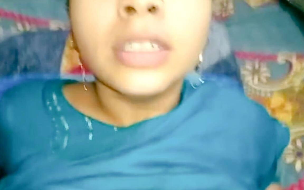 I made Bhabhi suck my dick and had a great fuck with her.