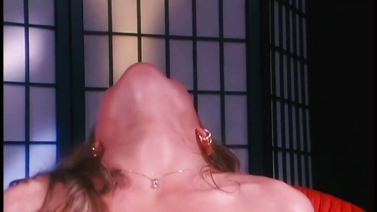 Tommi Rose Have Romantic Sex on a Heart Shaped Bed