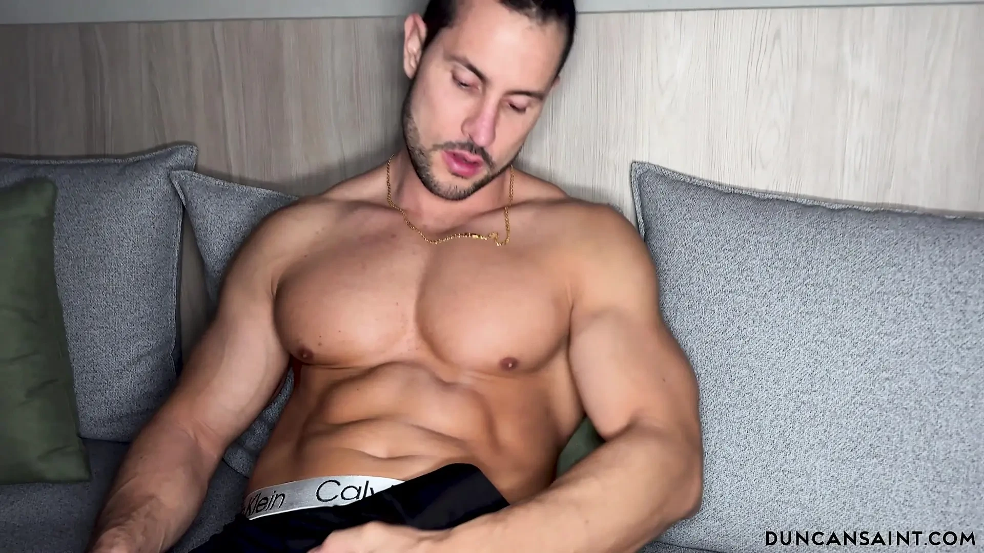 They rented a hotel room so she could cheat on her husband