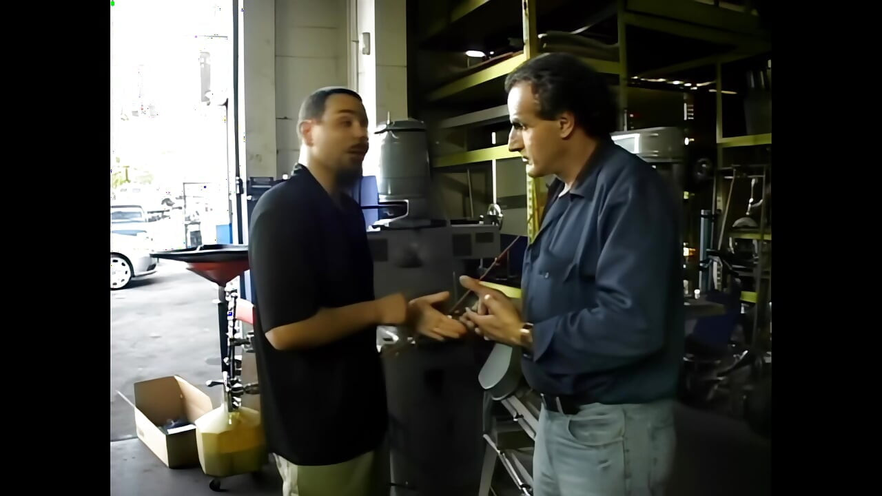 Hailey Young: Verlangend Nach Orgasmus Und Hart Gefickt Von Zwei Großen Schwänzen