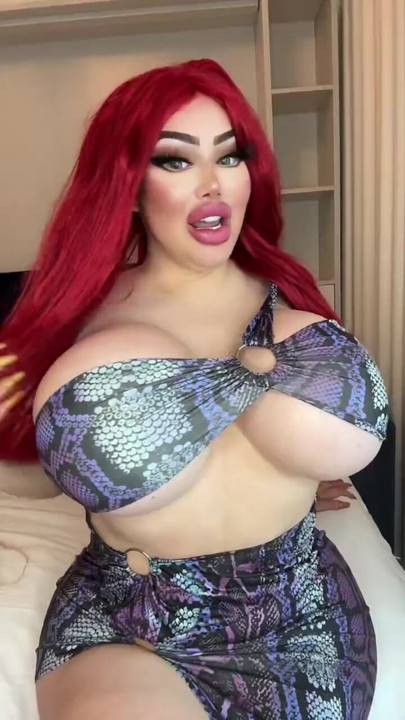 Bibi bugatti trending blonde schönheit