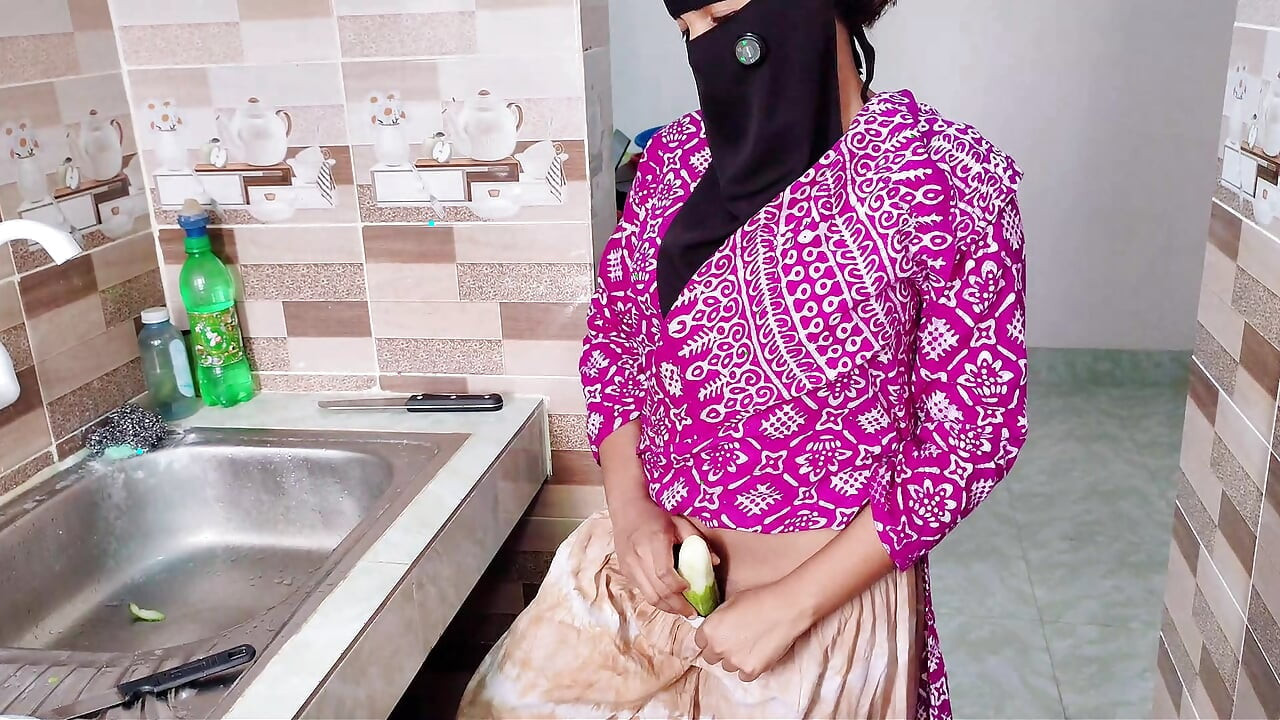 Big Cucumber in tight pussy Desi bhabi bed room secret