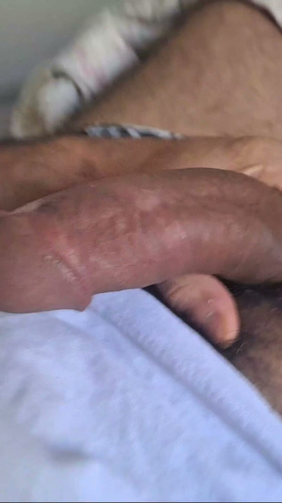 When my girlfriend isn't there, and it makes me horny, I jerk off thinking about her friend and cum a lot at the end! | Clip 2