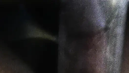 Büyük kahverengi yarağımı şişmiş büyük büyük kahverengi yarağa pompala