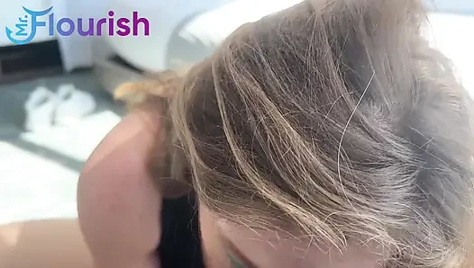 Öğleden sonra bakış açısı mrflourish ile aura rose'a sikişiyor