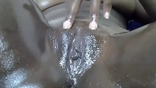 Aku pengen bange kontol besar di memekku
