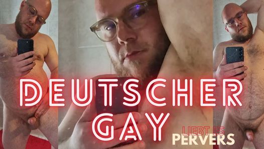 Niemiecka gej świnia prezentuje się dosadnie przed kamerą - Cri33y