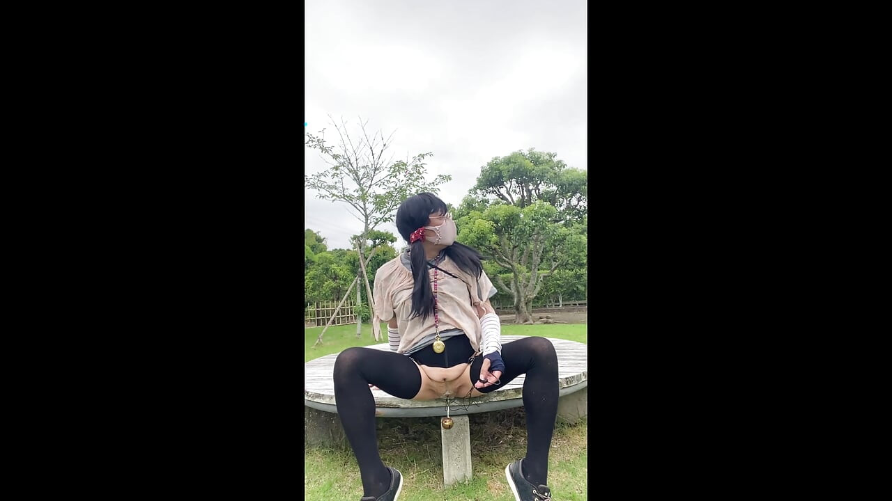 No259 Rehat Di Taman Dan Mengekspos Lapangan Parkir