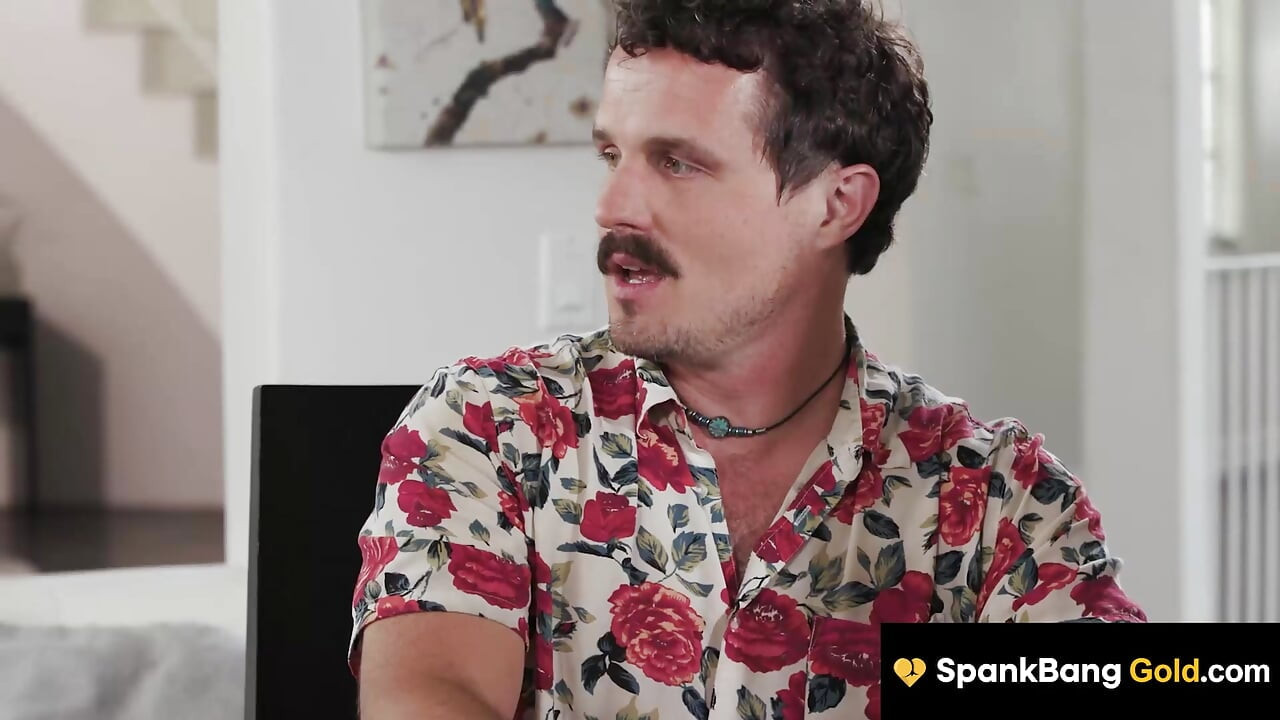 SPANKBANG GOLD - Μια θετή οικογένεια που παίζει μαζί μένει μαζί - Δωρεάν χρήση