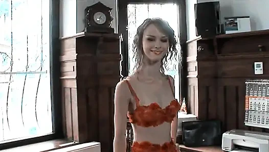 Ngentot memek sempitku yang basah, nak... Aku basah dan seksi!!