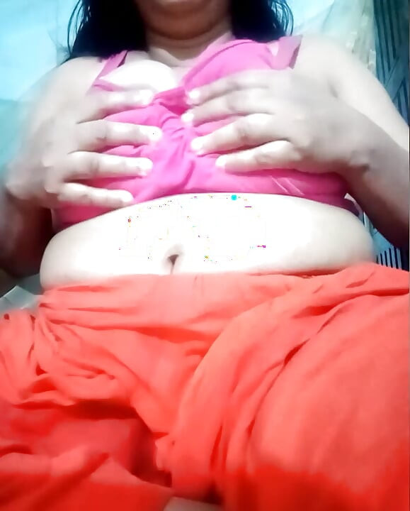 Naughty Aunty Video Boobs Show